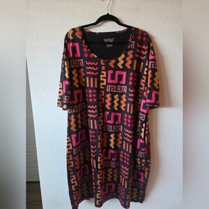 Izzy & Liv Geometric Patterned Caftan Moo Moo Lounge Dress With Pockets